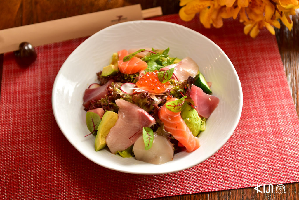 Shintaro Sashimi Salad (780 บาท)