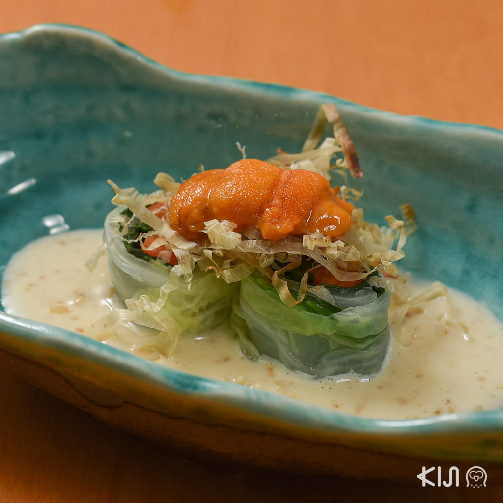 Yasai Nimono สลัดในแบบเย็นเคียงมาด้วยซอสงาโฮมเมด ปลาโอแห้ง กับบาฟุนอุนิ Koko Japanese Restaurant 