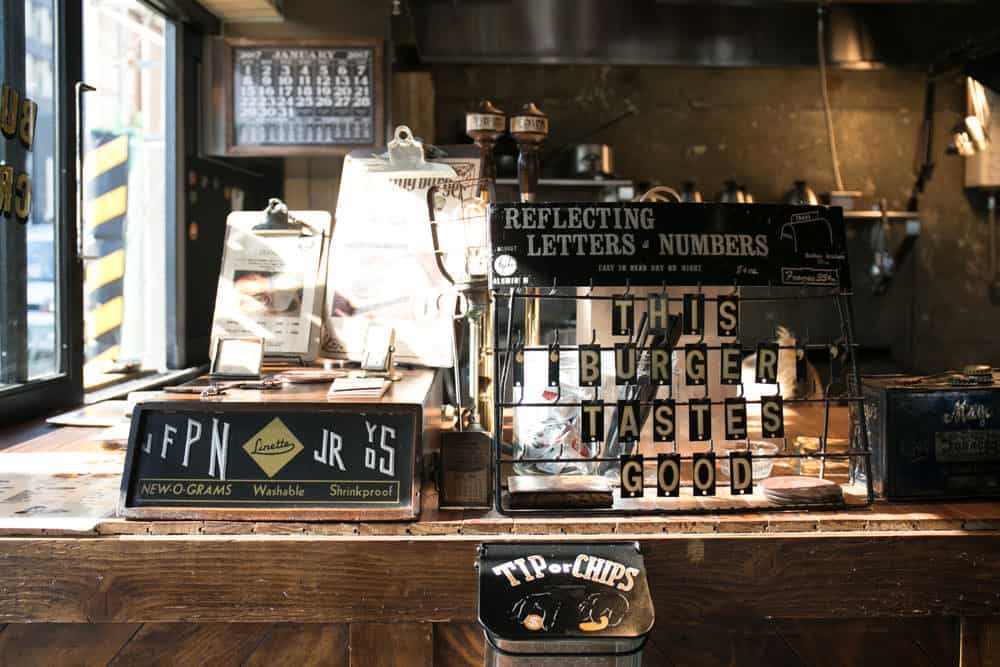 บรรยากาศภายในร้าน Mclean ในย่านคุระมะเอะ (Kuramae)