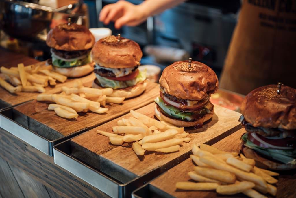 เบอร์เกอร์น่ากินจากร้าน Mclean ในย่านคุระมะเอะ (Kuramae)