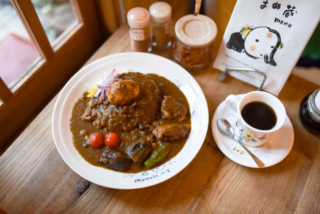 ข้าวแกงกะหรี่ของร้านมะเมะโซ (MAMEZO) ในย่าน คิชิโจจิ (Kichijoji)