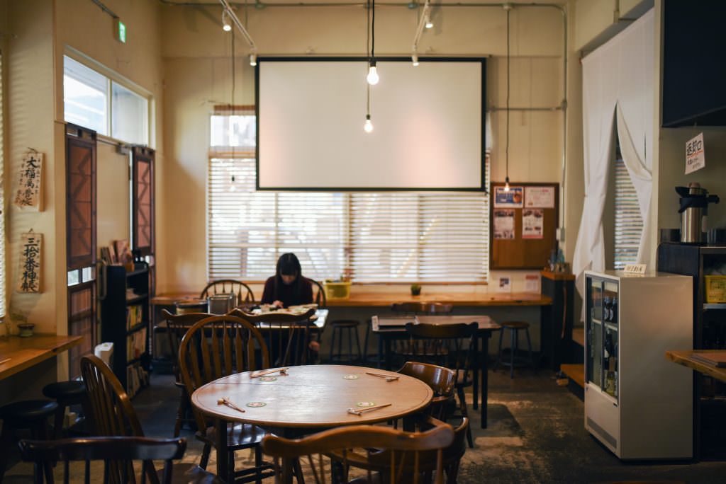 บรรยากาศภายในร้าน Yuwaeru ในย่านคุระมะเอะ (Kuramae)