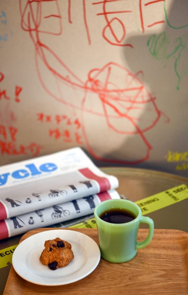 กาแฟและขนมเค้กจากร้าน SOL'S COFFEE ROASTERY