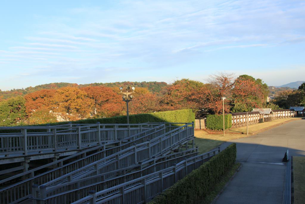 ธรรมชาติร่มรื่นที่ปราสาทคานาซาว่า