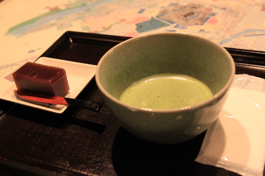 โรงน้ำชาที่ย่านเมืองเก่า Higashi Chaya District