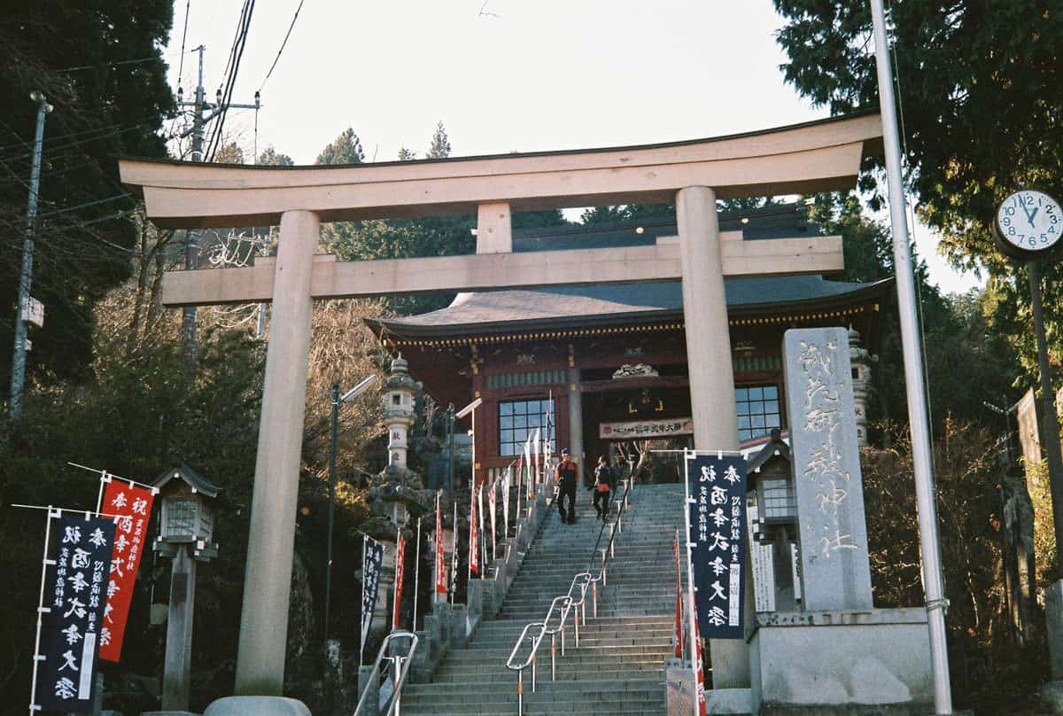 ศาลเจ้ามุซะชิมิตาเกะ (Musashi Mitake Shrine)
