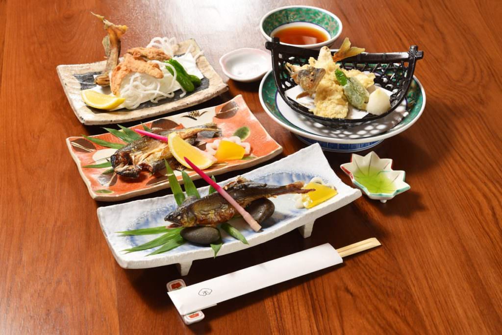 เซ็ทเมนูปลาอะยุ (Ayu) ที่ร้าน Tensui ในซอยสุขุมวิท 16