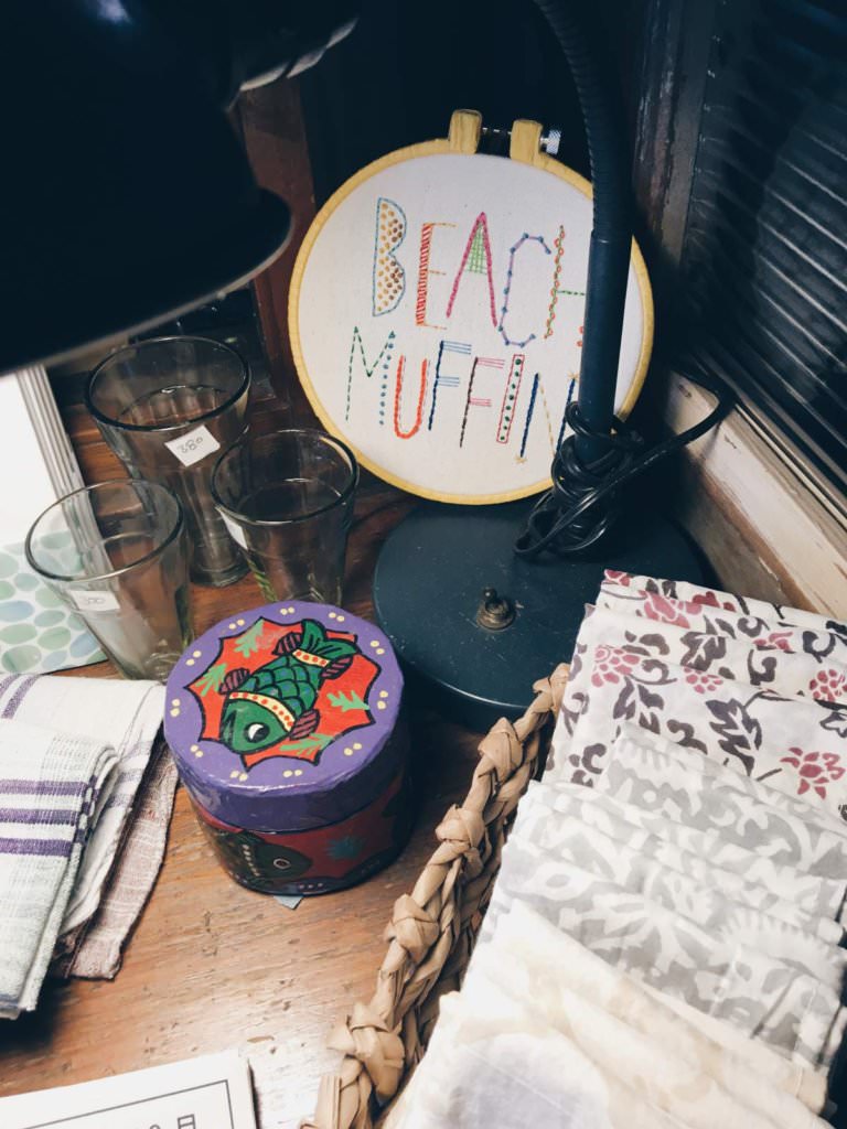 สินค้าที่มีวางขายอยู่ที่ร้านบีชมัฟฟิน (Beach Muffin)