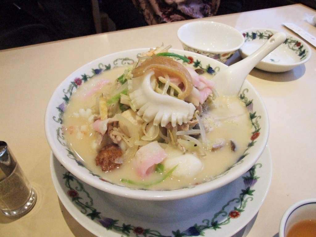 ร้านโคซันโร (Kouzanrou) มีจัมปงแบบพิเศษ (特上ちゃんぽん) 