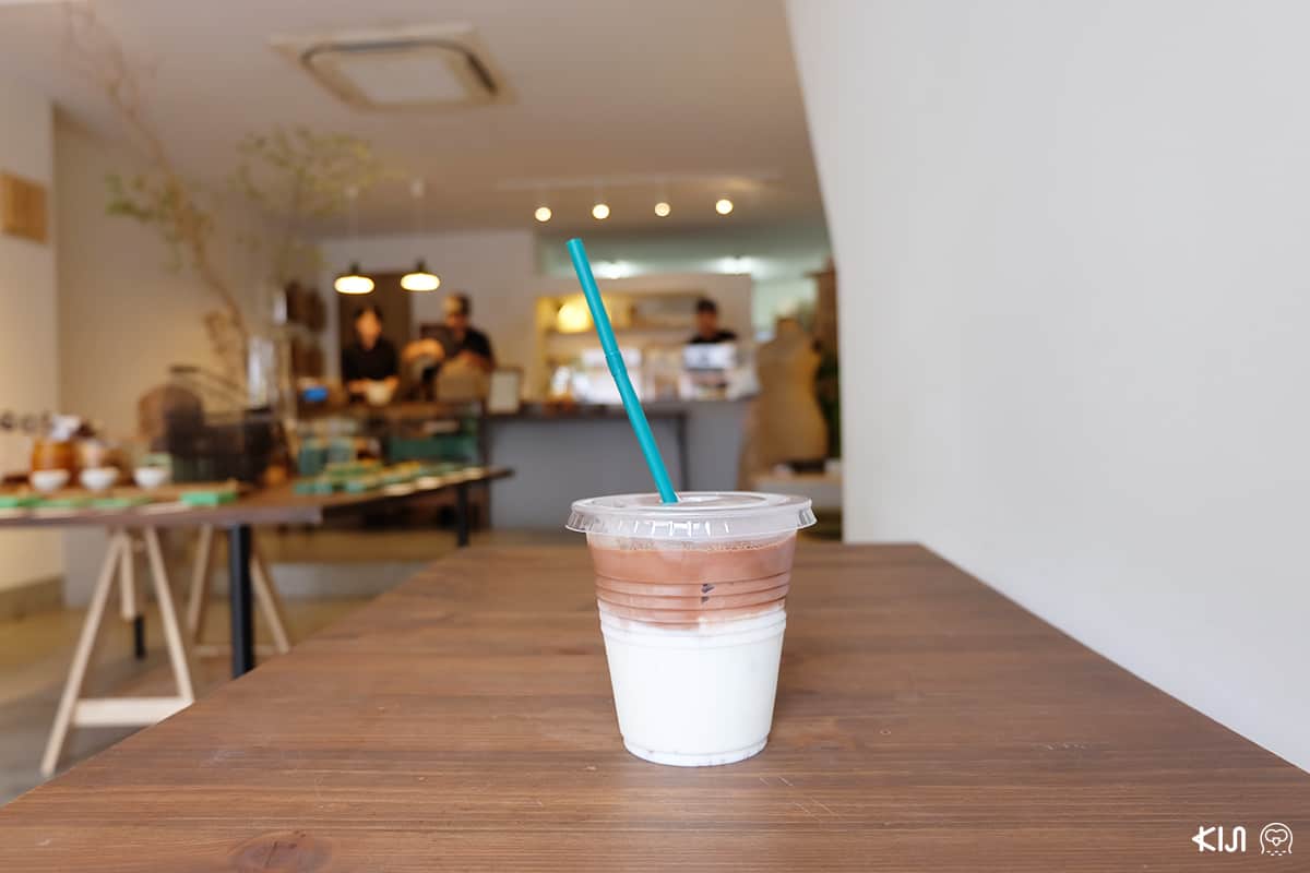 โกโก้เย็นแสนอร่อยของร้าน ARTICHOKE CHOCOLATE สาขาคิโยสุมิชิราคาวะ