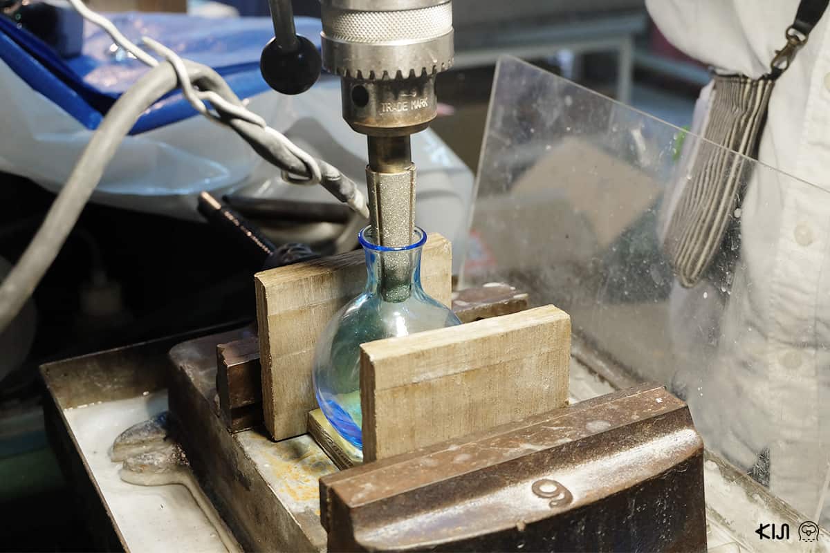 กระบวนวิธีการผลิตแก้วจาก Glass Lab