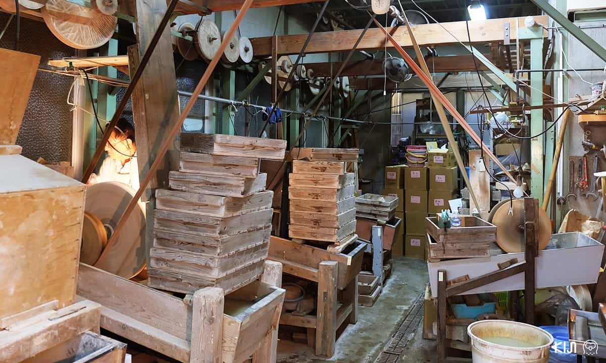 Glass Lab สตูดิโอแปรรูปแก้วแบบแฮนด์เมด