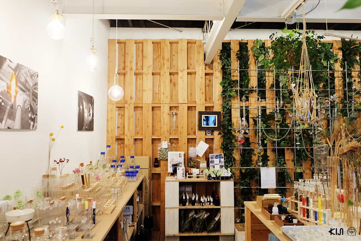 Rikashitsu บริษัทผลิตอุปกรณ์ที่ใช้ในห้องทดลองวิทยาศาสตร์