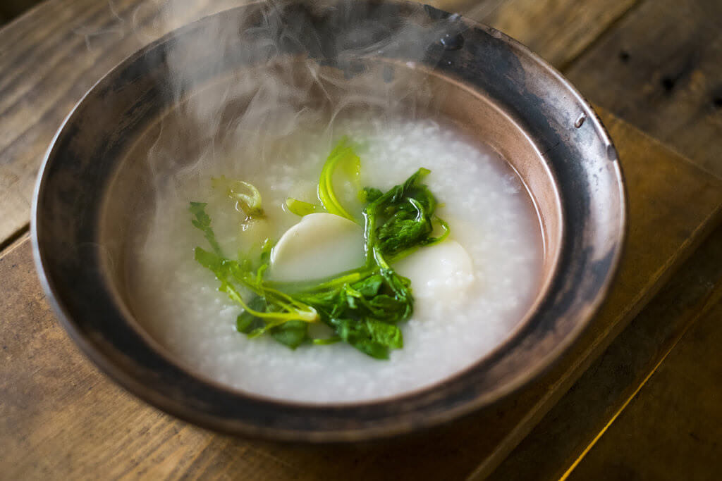 ข้าวต้มสมุนไพร 7 ชนิด (Nanakusa Gayu)