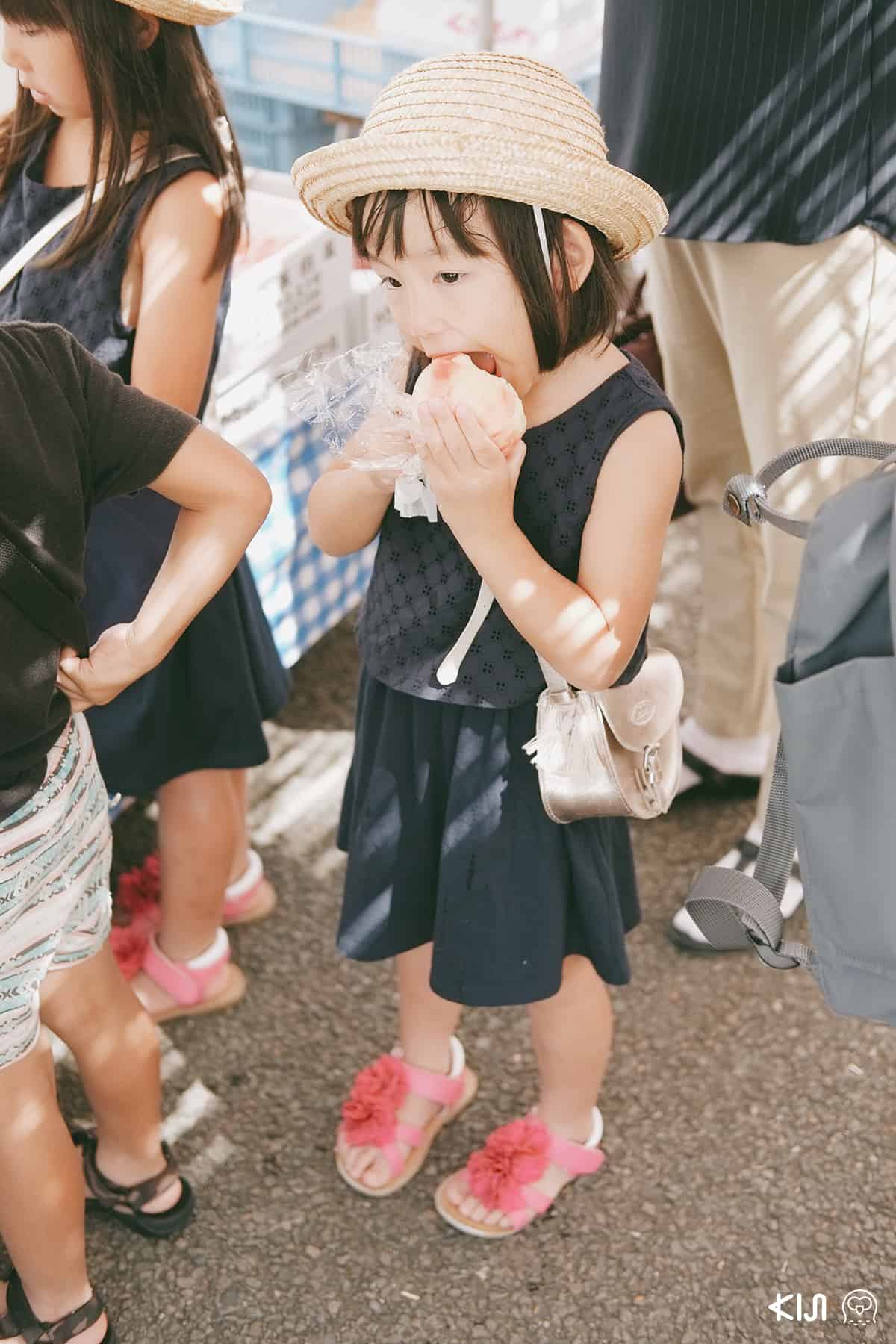 ตลาดเช้าจินยะมาเอะ เมืองทาคายาม่า (Takayama)