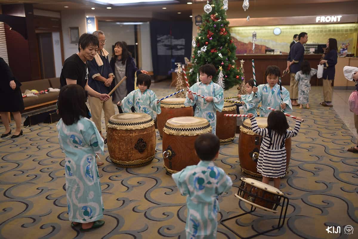 โรงแรมวาชูไฮแลนด์มีกิจกรรมสอนตีกลองญี่ปุ่น และการแสดงคิเมนไดโกะ การแสดงหน้ากากยักษ์ตามตำนานเรื่องเล่าของชาวญี่ปุ่น ที่จะจัดขึ้นบริเวณล็อบบี้ของโรงแรม เวลา 20.30 น. ของทุกวัน