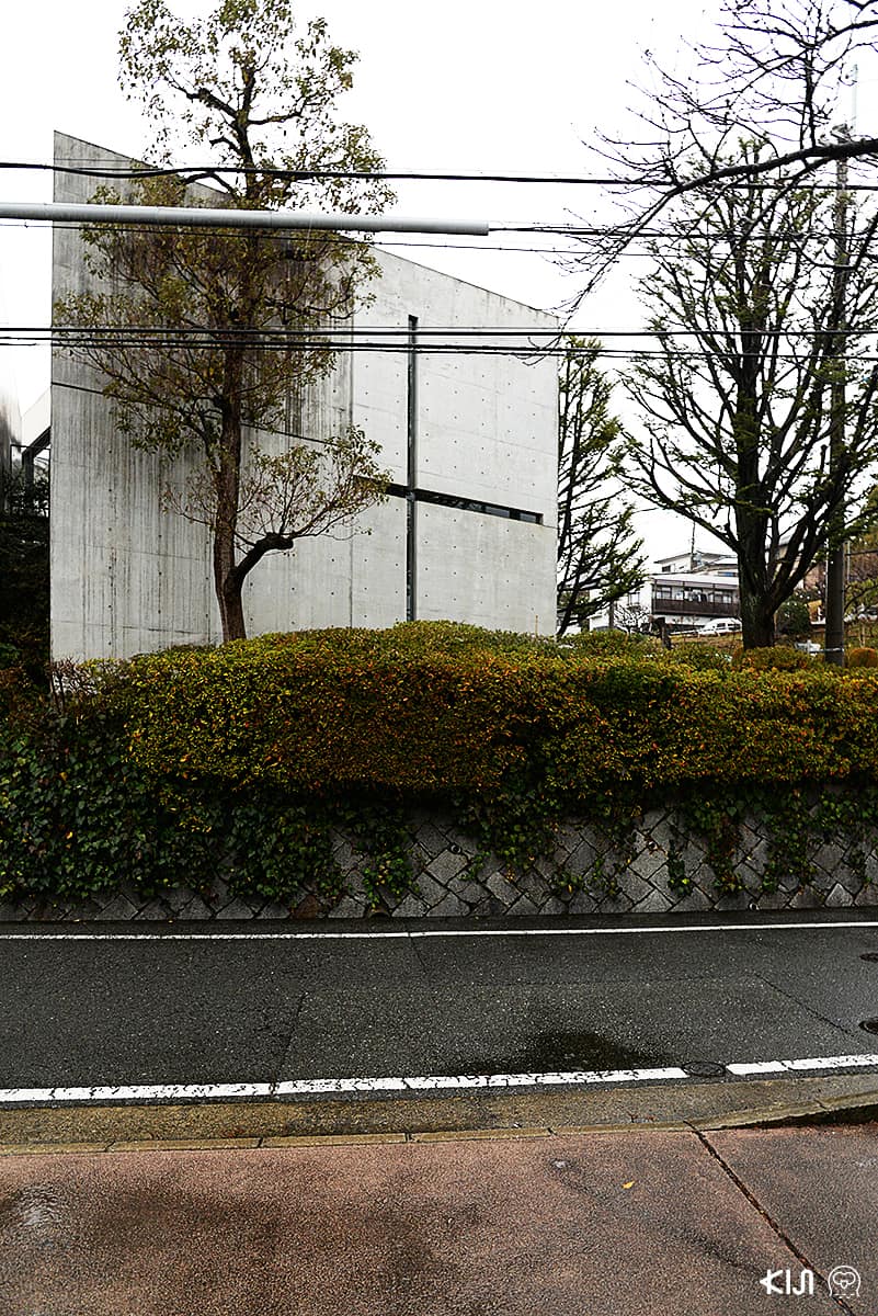 โบสถ์แห่งแสง “Church of the Light” โบสถ์คอนกรีตหลังเล็ก ฝีมือการออกแบบของ ทะดะโอะ อันโดะ (Tadao Ando)