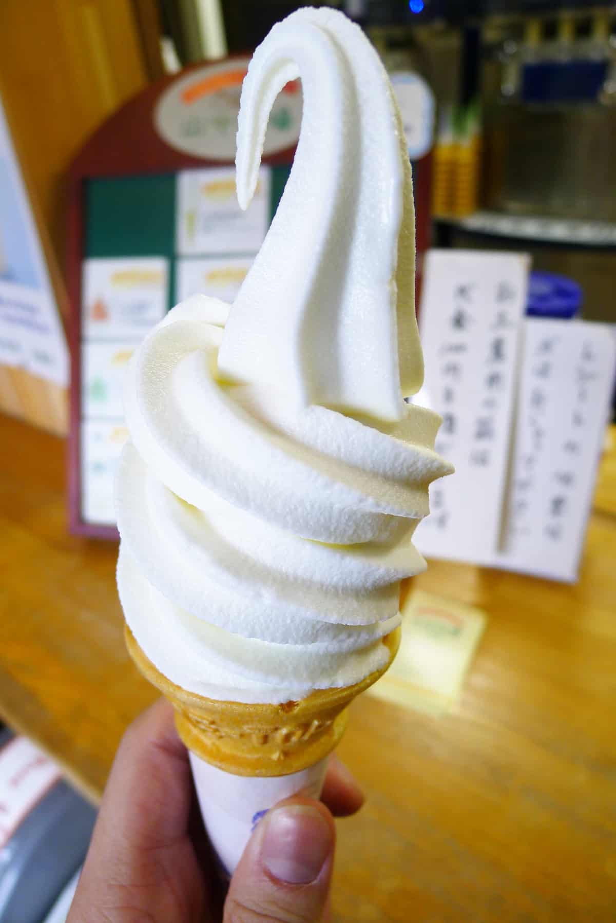 ซอฟต์ครีมแสนอร่อยจากร้าน Yamanaka Dairy Farm