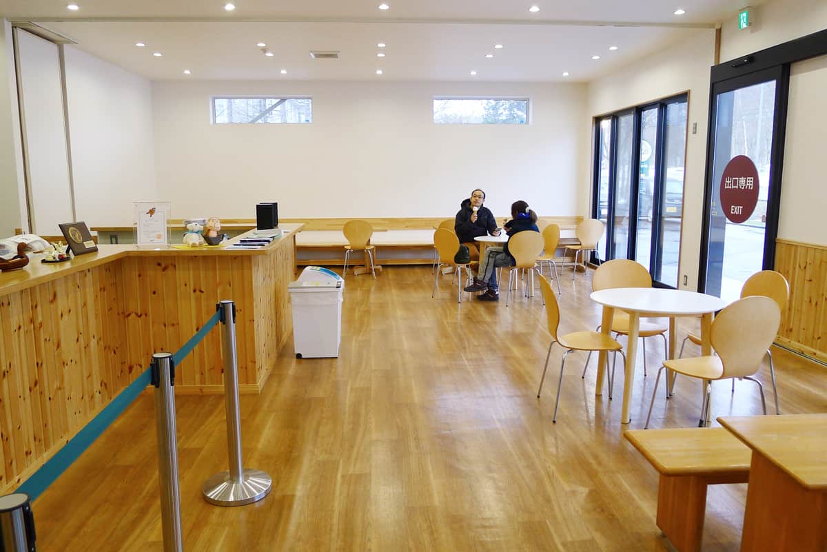 บรรยากาศภายในร้าน Yamanaka Dairy Farm สาขาใหญ่