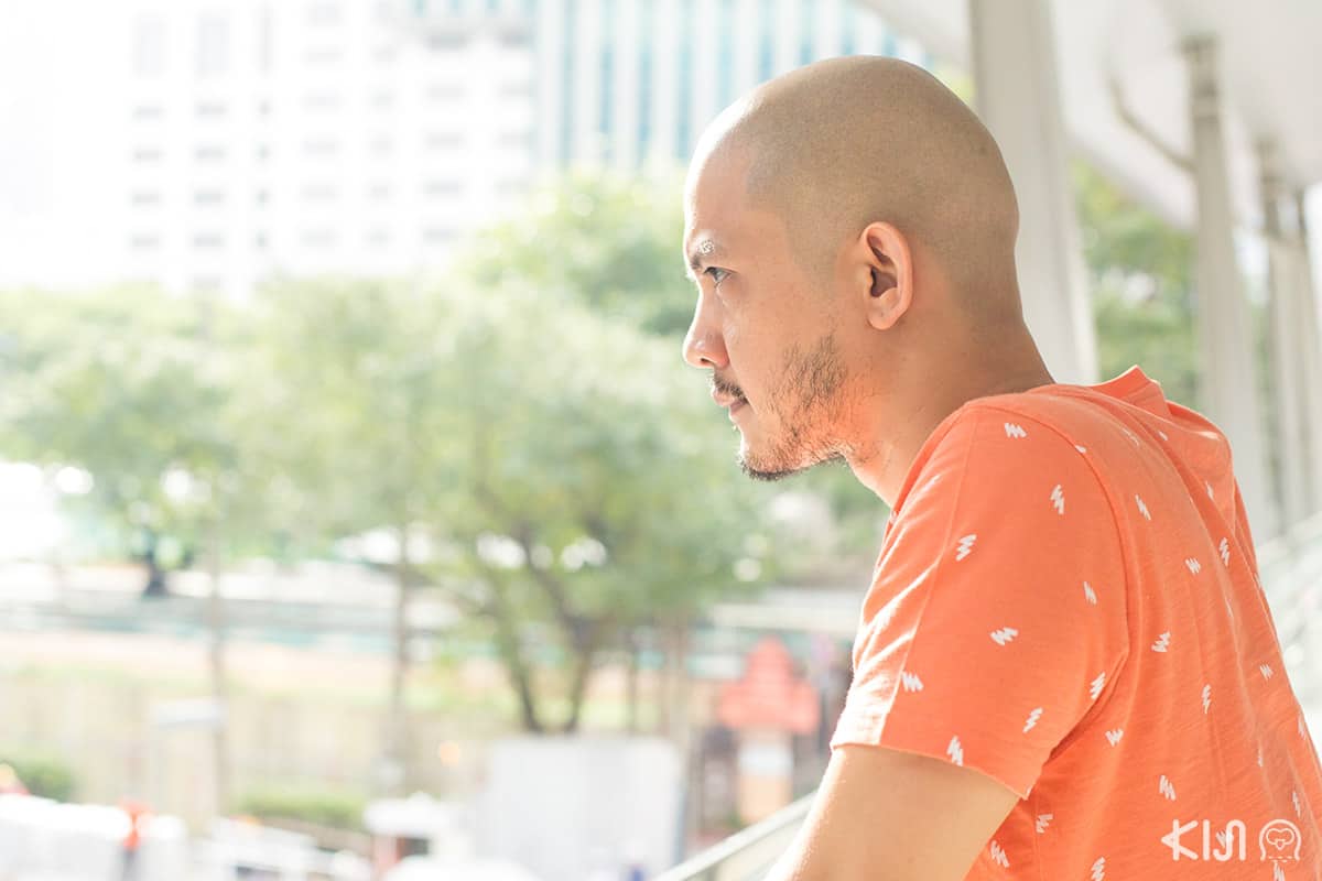 ปราบดา หยุ่น ผู้กำกับภาพยนตร์เรื่อง Motel Mist และ Someone from Nowhere 