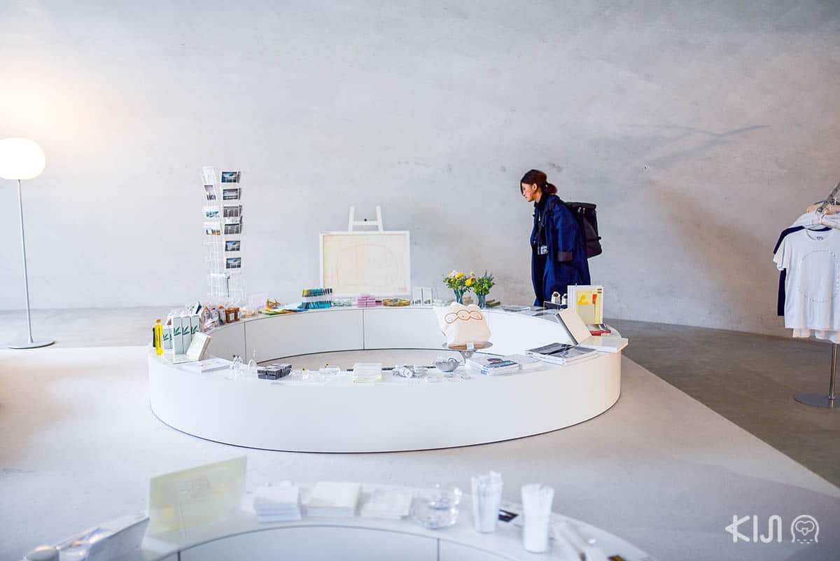 ภายในพิพิธภัณฑ์ Teshima Art Museum