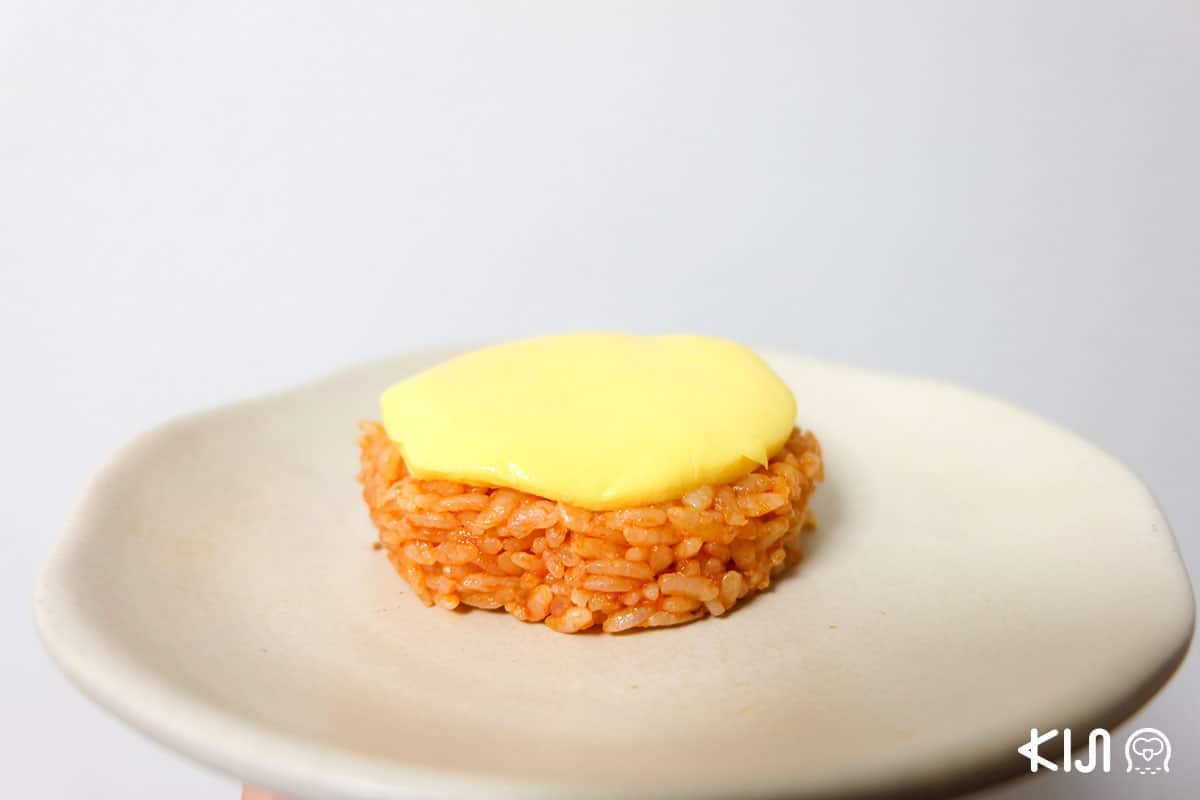 โอนิกิริสไตล์ข้าวห่อไข่ Omu Rice