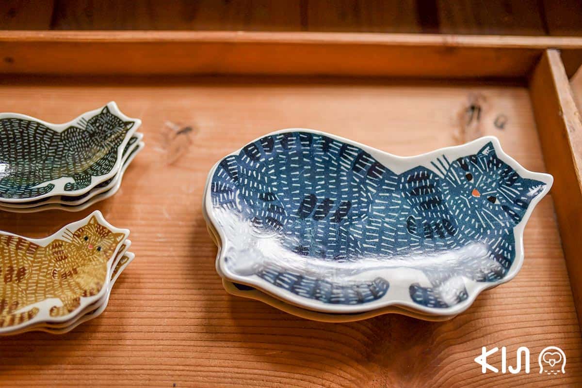 จานเซรามิกคาตาคะตะ (Kata Kata)