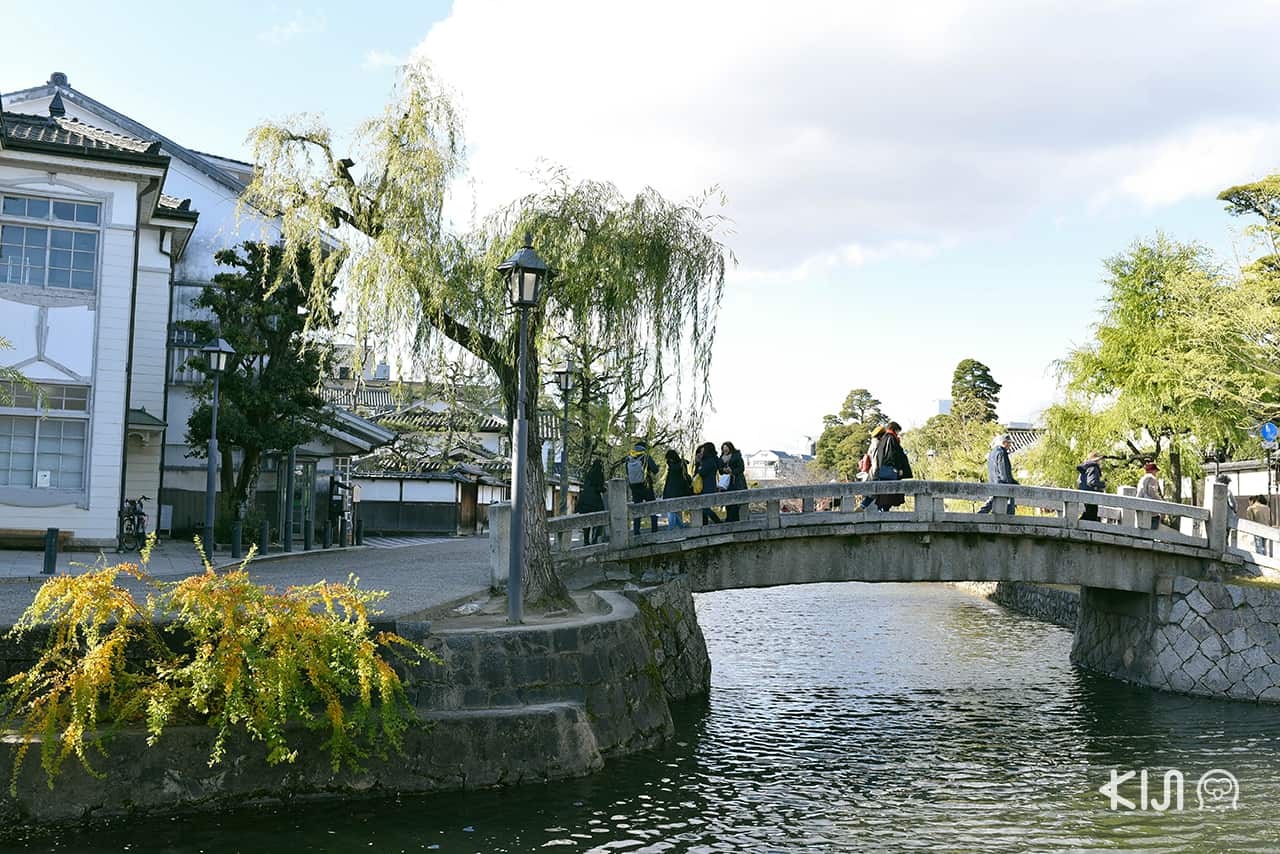 Bikan Historical Area เขตประวัติศาสตร์บิคัง : สะพานหินแบบโบราณข้ามแม่น้ำคุราชิกิ เป็นโลเคชันยอดนิยมสำหรับถ่ายรูปของนักท่องเที่ยว