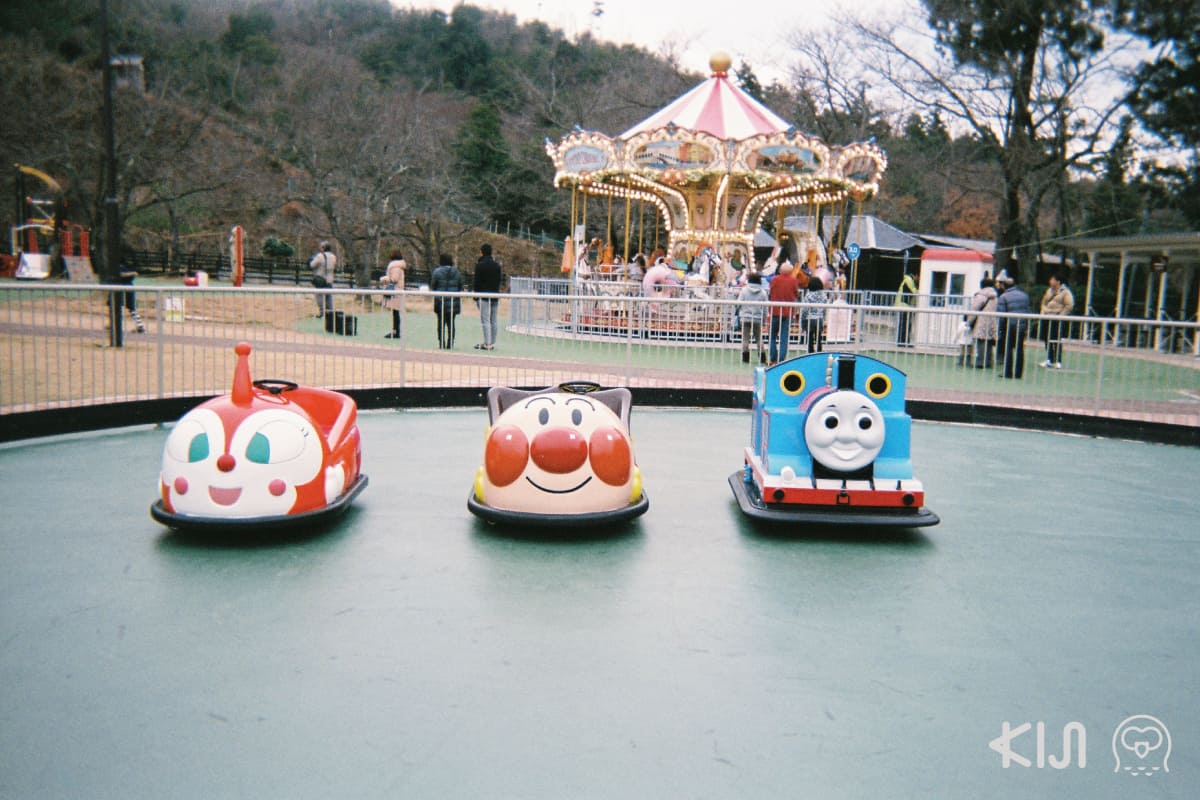 ด้านบนจุดชมวิวแห่งนี้มีสวนสนุกเล็กๆ