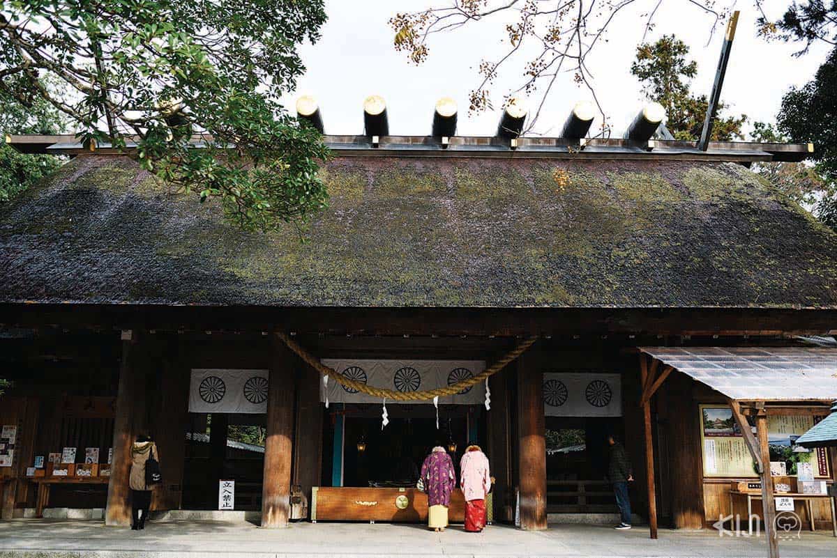 อามาโนะฮาชิดาเตะมีศาลเจ้าศักดิ์สิทธิ์หลายแห่ง