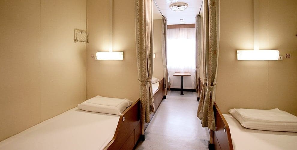 เรือเฟอร์รี่ซันฟลาวเวอร์ (Ferry Sunflower) : ห้อง Casual Room สุดประหยัด เหมาะสำหรับนักท่องเที่ยวแบบแบ็กแพ็ค