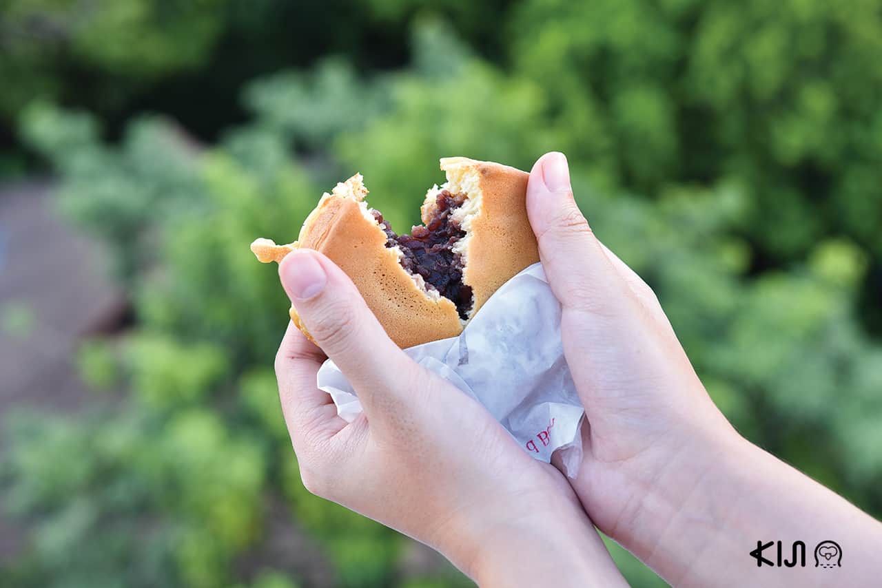 Oban Yaki (Red Bean) 40 บาท จากร้าน Minamoto Kitchoan