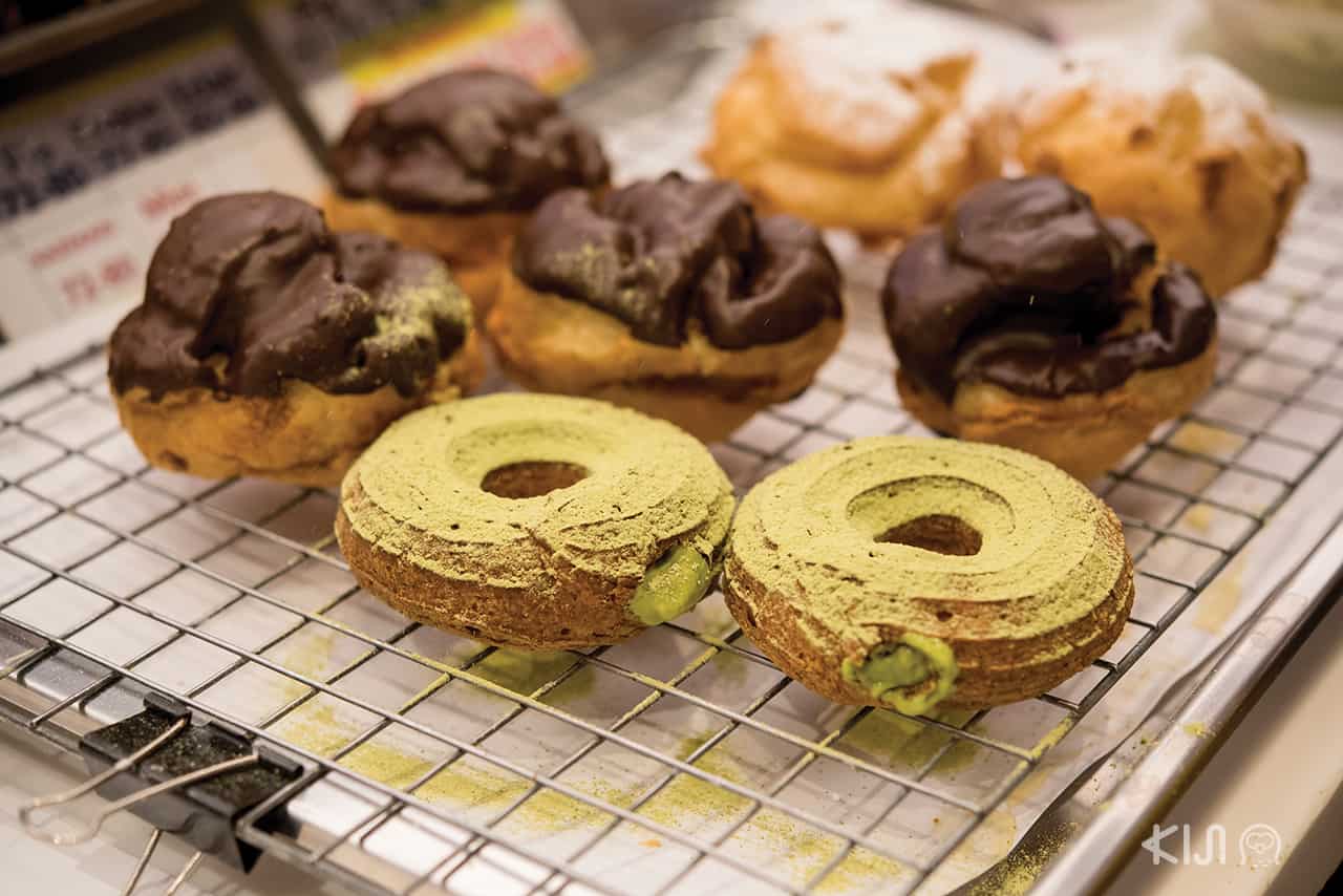 Paris Brest (Matcha) 70 บาท จากร้าน Beard  Papa's (เบียร์ด ปาป้าส์)