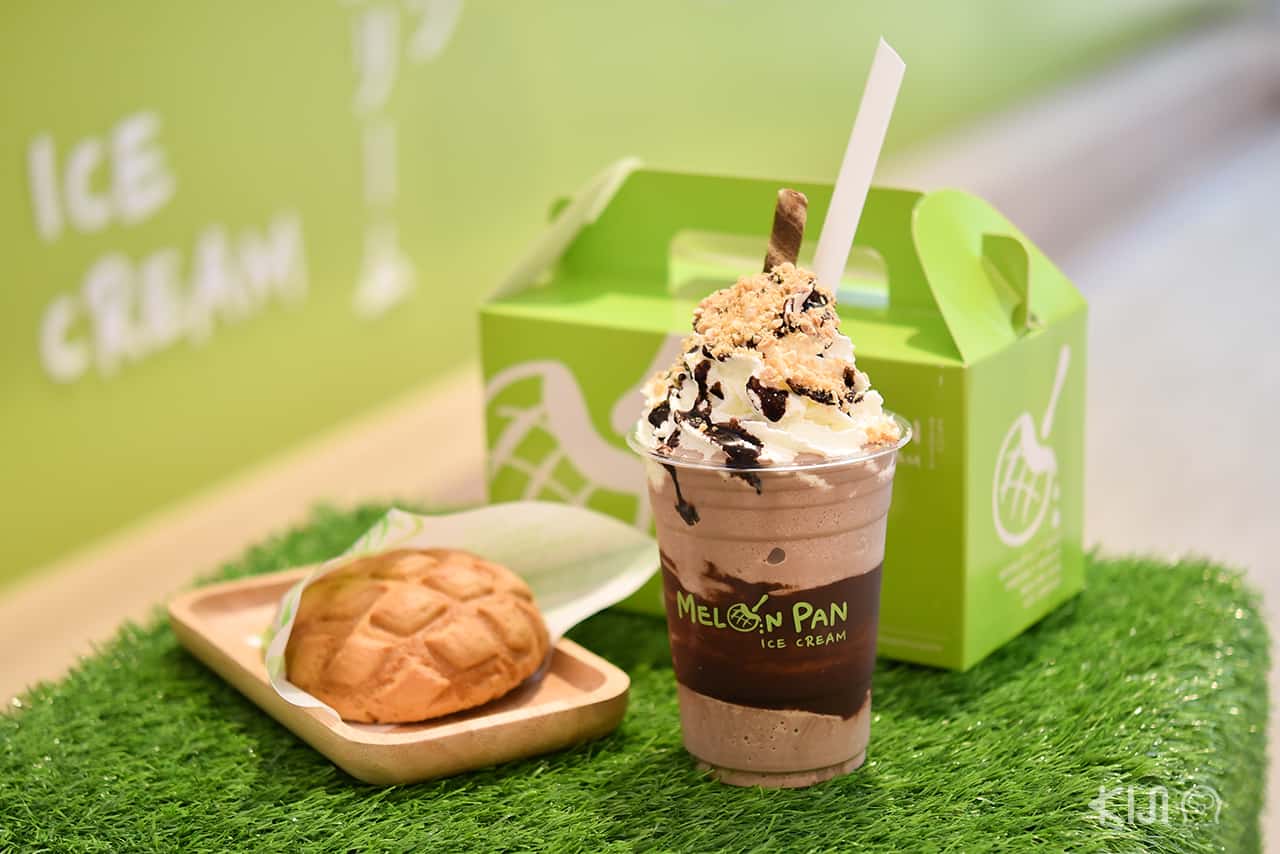 ขนมและเครื่องดื่ม จากร้าน Melonpan Ice-Cream
