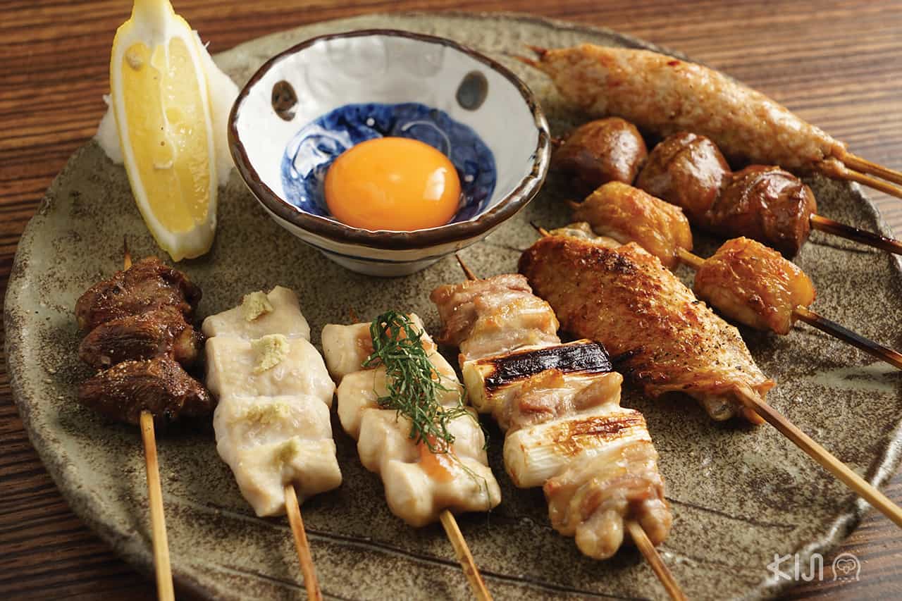 เมนูไก่บ้านเสียบไม้ของร้าน Jidori Cuisine Ken