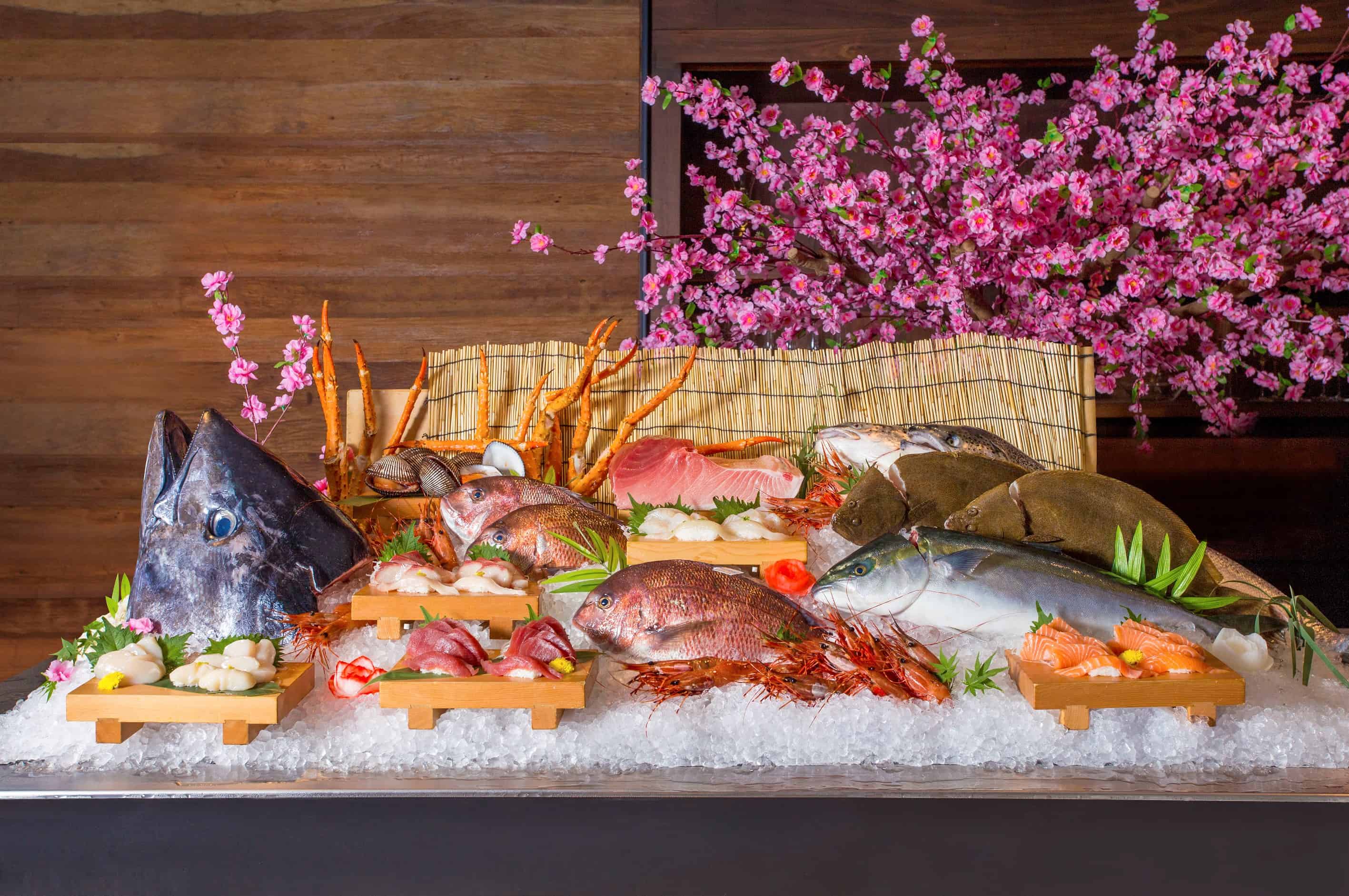 เริ่มตั้งแต่ซูชิและซาชิมิ จากโกจิ คิทเช่น + บาร์ (Goji Kitchen + Bar) ในงานเทศกาลอาหารญี่ปุ่นหรือ “วา-โชกุ-มัตสุริ” (Wa-Shoku-Matsuri)