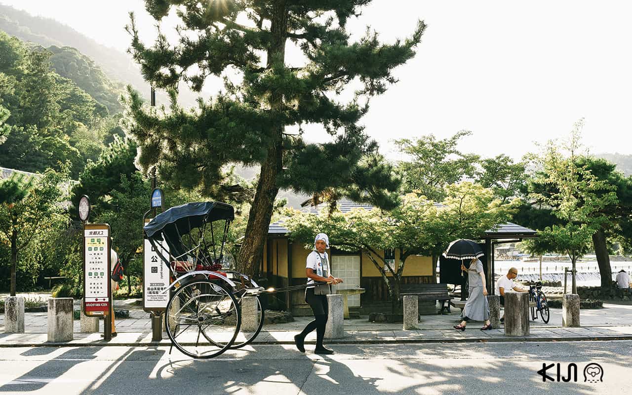 รถลากโบราณในย่านอาราชิยาม่า (Arashiyama)