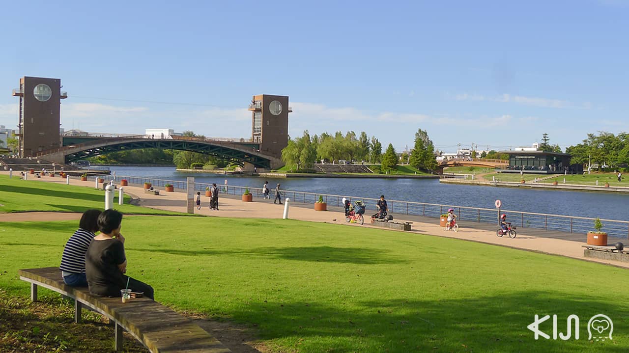 ผู้คนใช้ชีวิตกัน