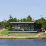 ล้อมด้วยกระจกใสทั้งหมด (พร้อมม่านบังแดดข้างใน)