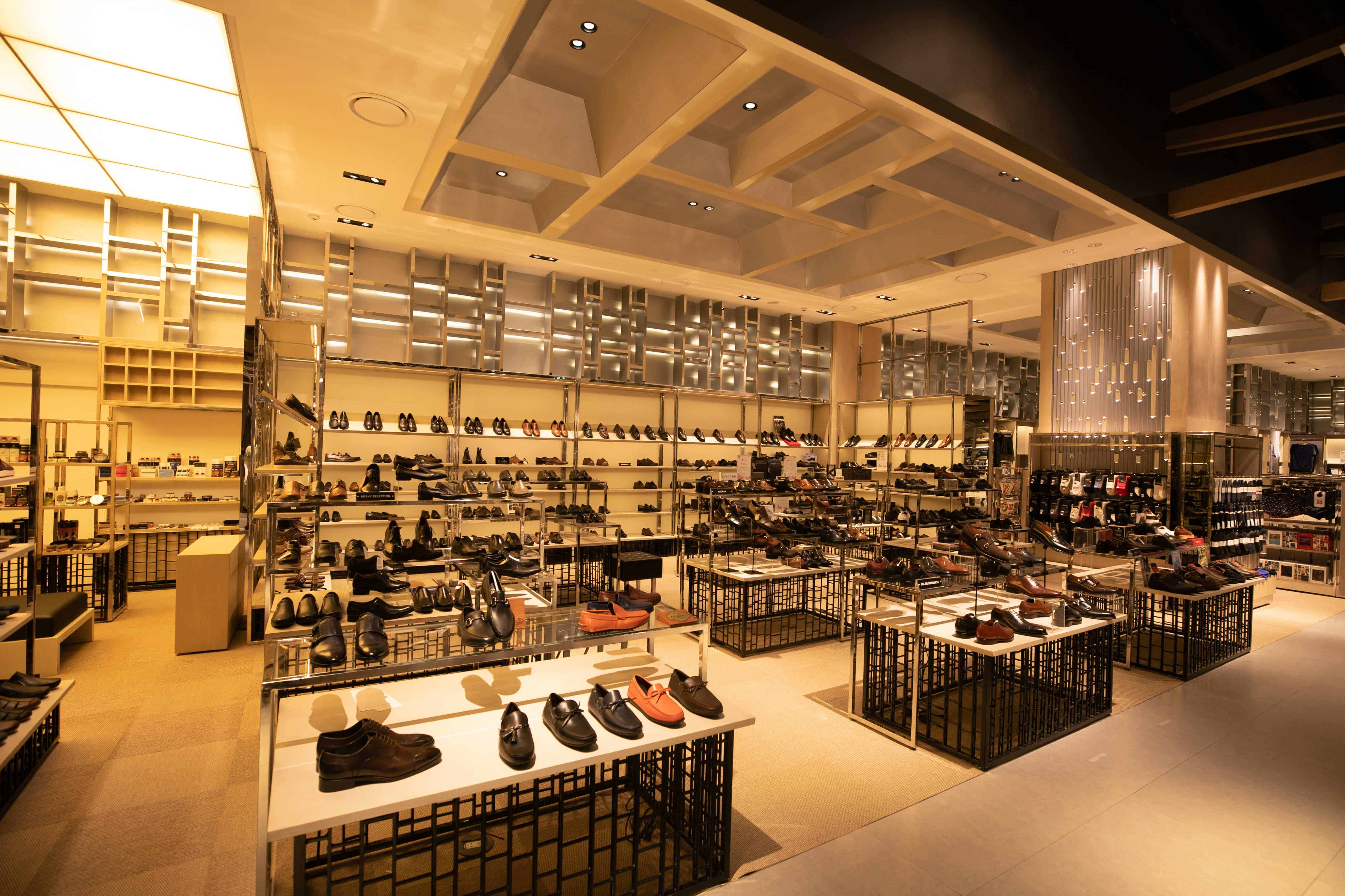 ชั้น 3 แผนกแฟชั่นสุภาพบุรุษ ห้างสยามทาคาชิมายะ (Siam Takashimaya)