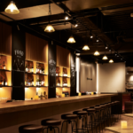 โซน Lounge ภายในโรงแรมพรีเมียมแคปซูลในญี่ปุ่น