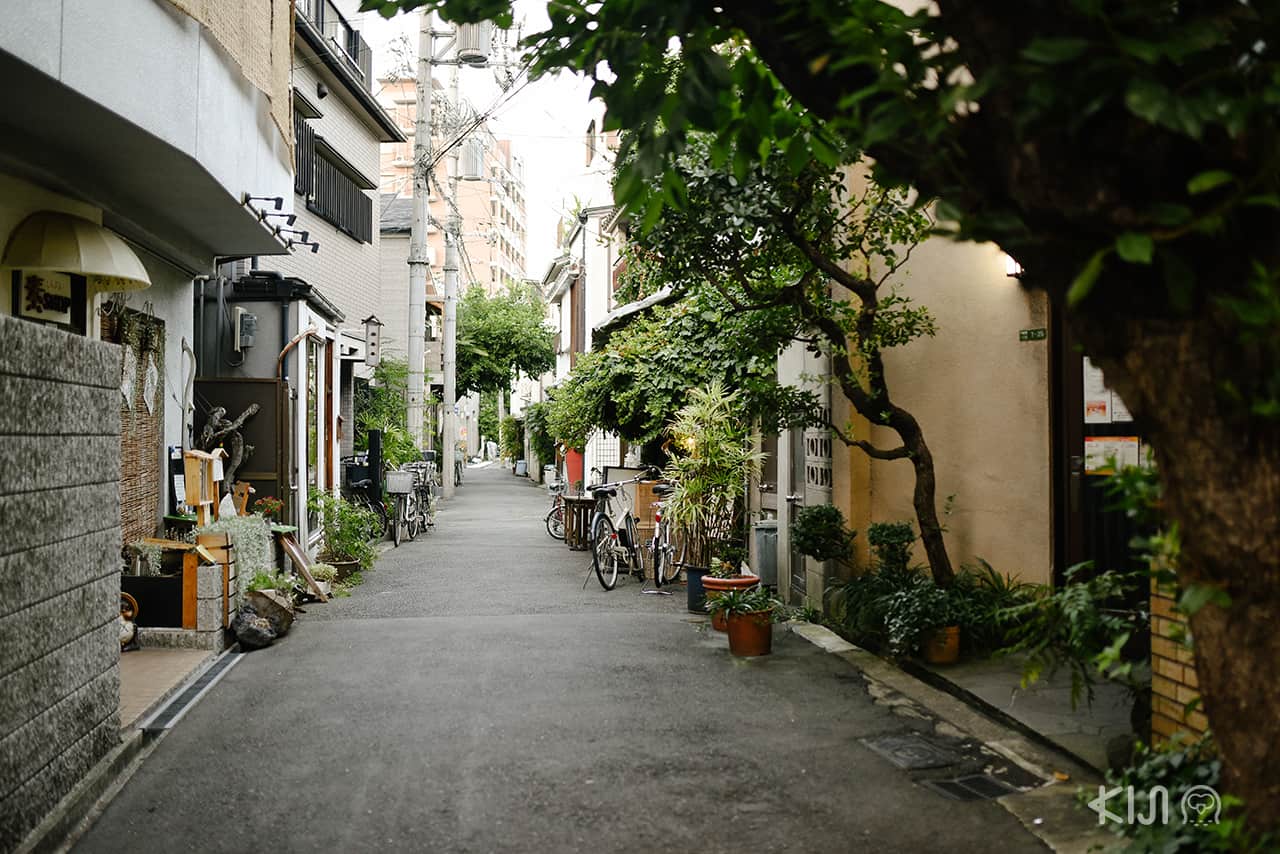 บริเวณโซนที่อยู่อาศัยย่าน Nakazakicho ในโอซาก้า