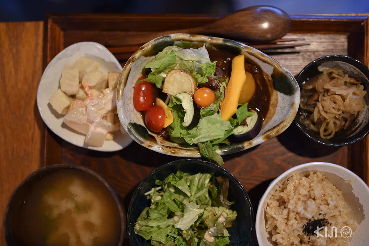 อาหารของร้านออร์แกนิคของย่าน Nakazakicho ในโอซาก้า