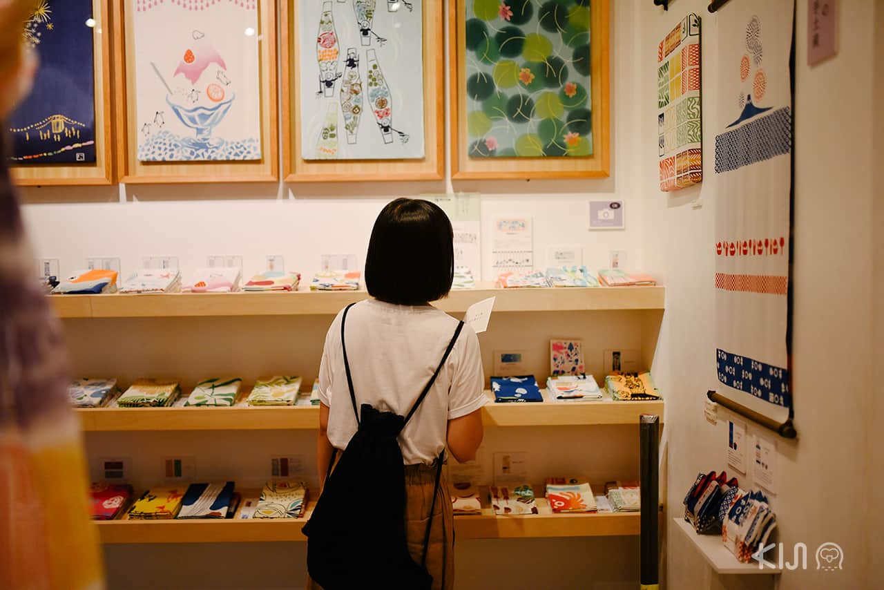 บรรยากาศด้านในร้าน Nijiyura ย่าน Nakazakicho ในโอซาก้า