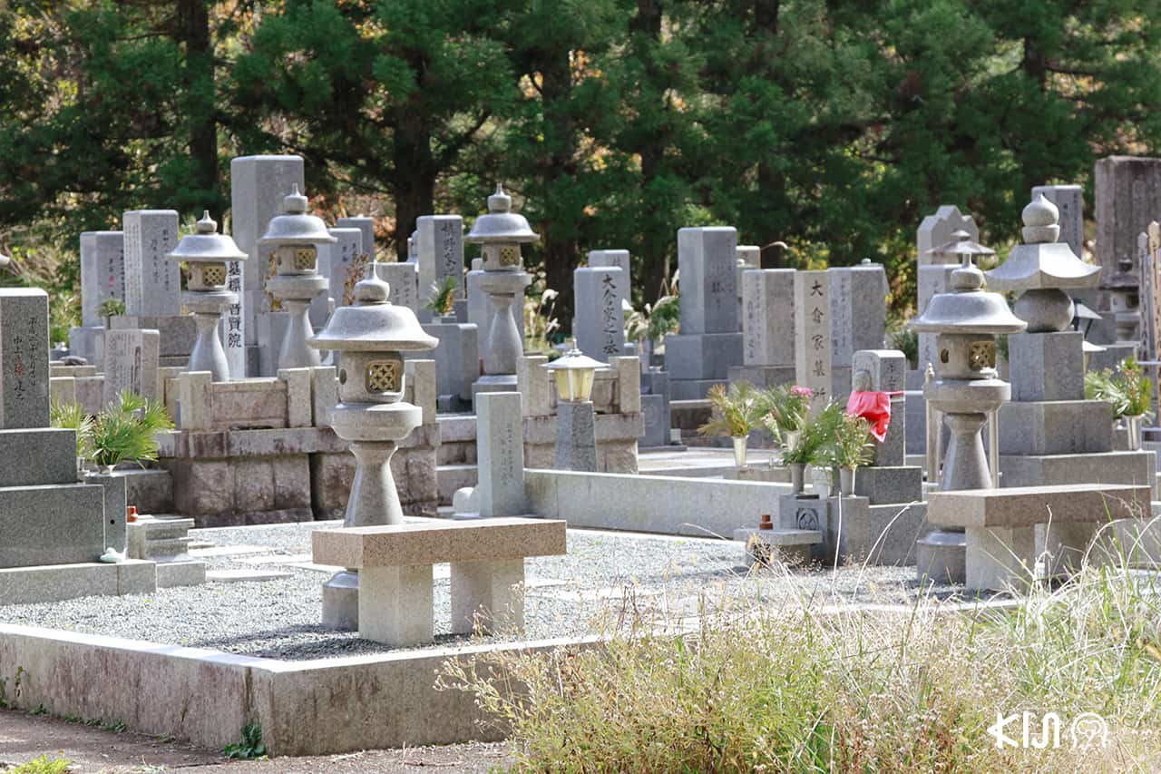 สุสานในเมืองวากายามะ (Wakayama)