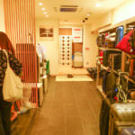 โซนเก็บกระเป๋าภายในโรงแรมพรีเมียมแคปซูล Tokyo Ginza Bay Hotel