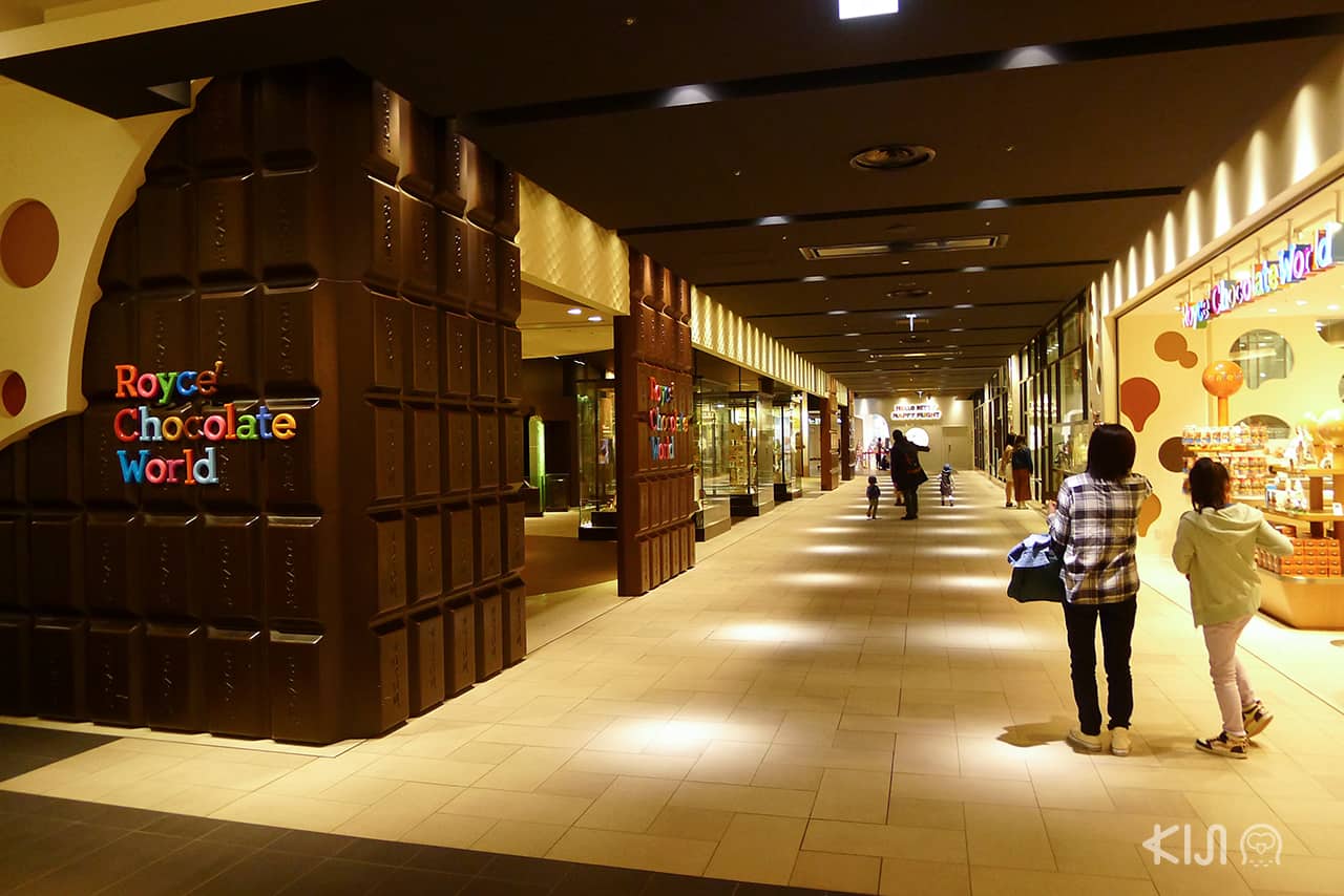 Royce Chocolate World smile road