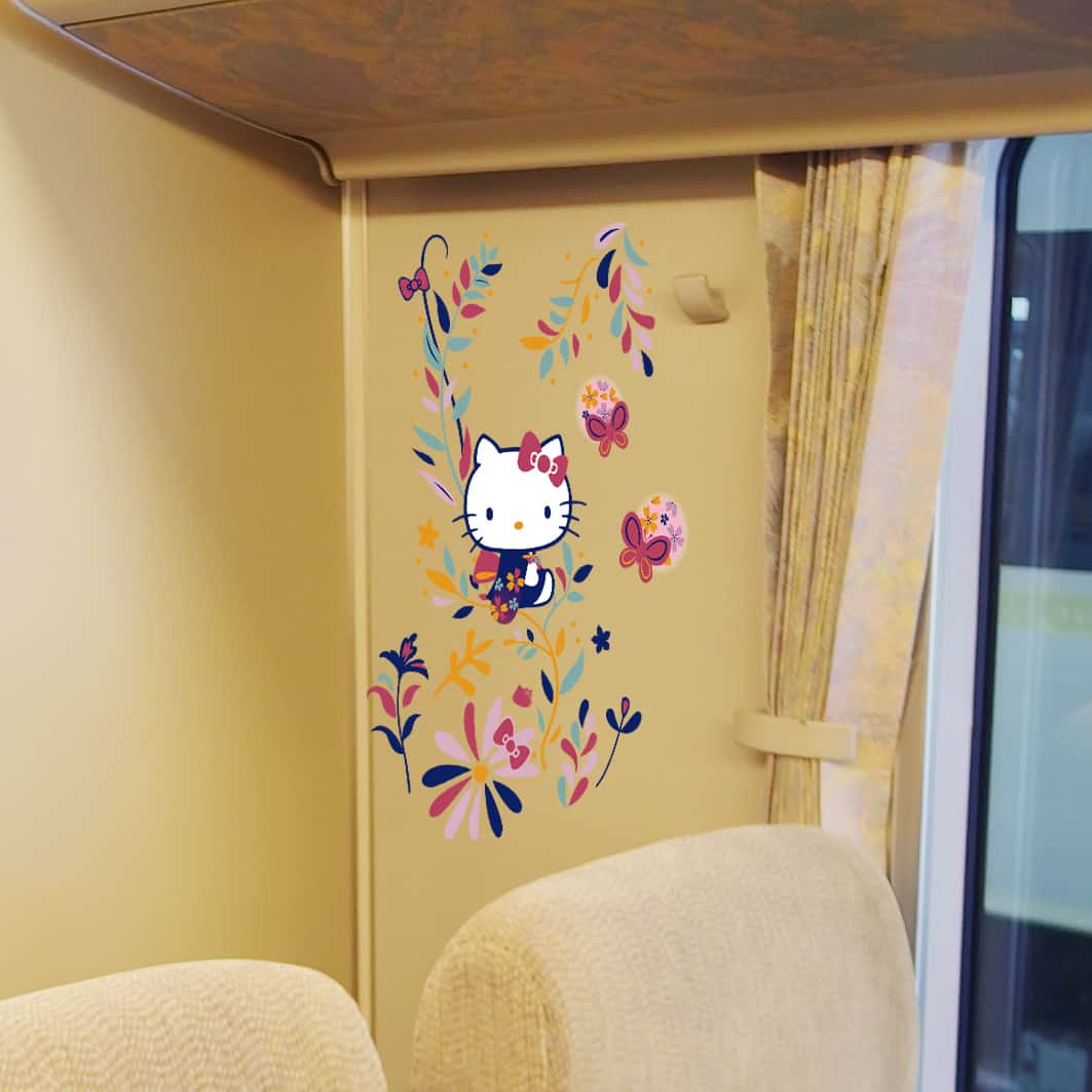 การตกแต่งภายในของรถไฟด่วนพิเศษ Hello Kitty HARUKA