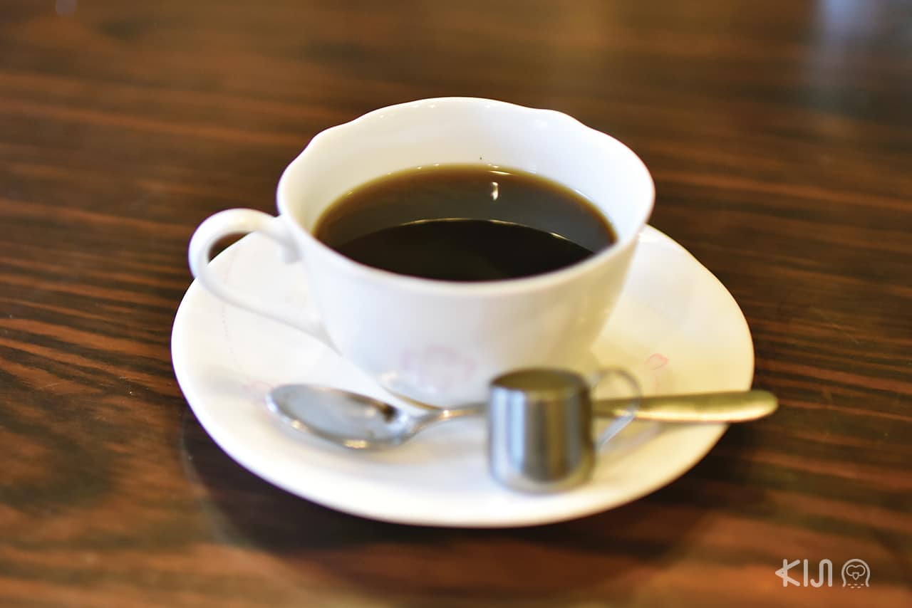 กาแฟดำรสชาติกลมกล่อม จากร้าน Coffee House Parrot