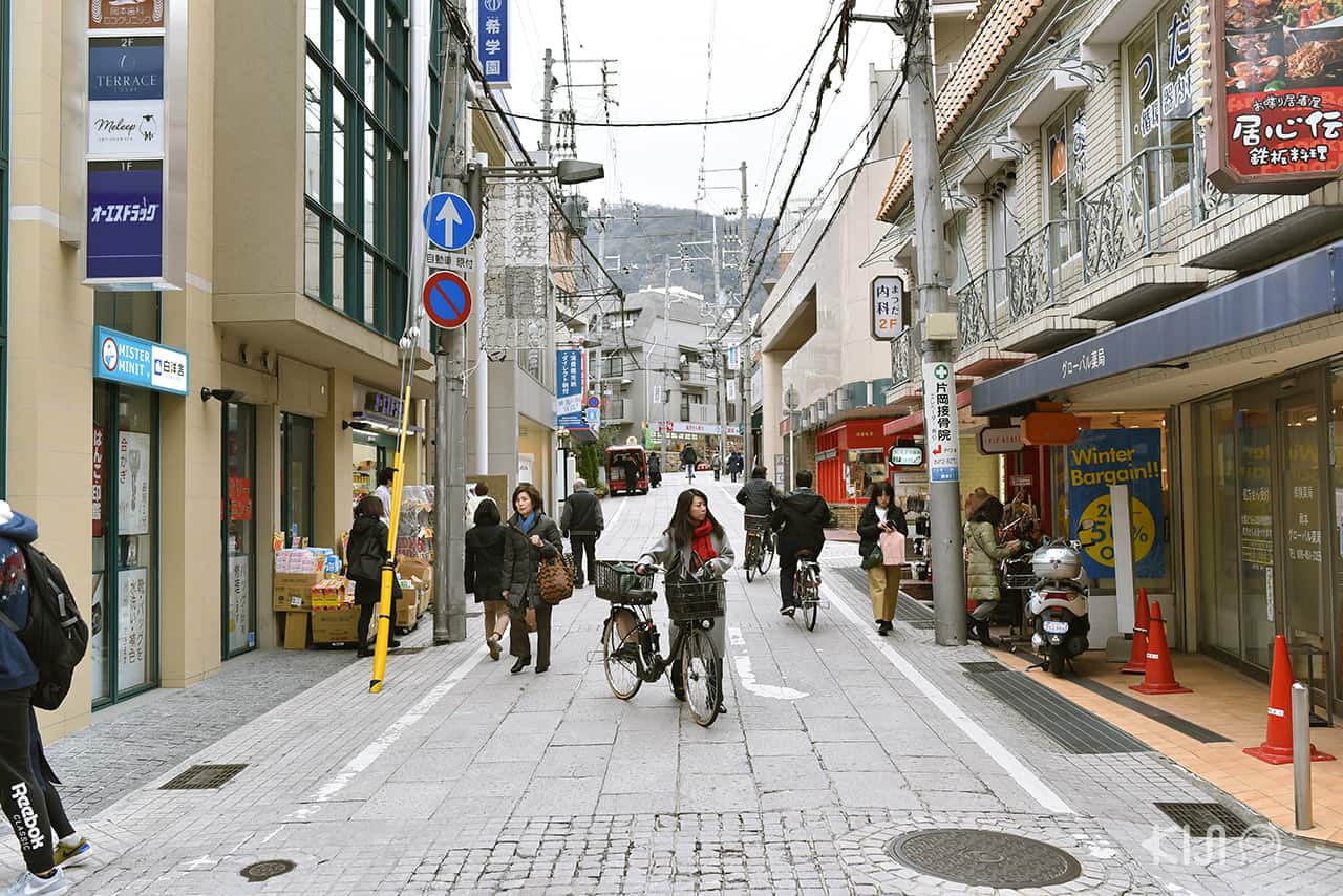 ย่านการค้า Okamoto ในเมืองโกเบ 